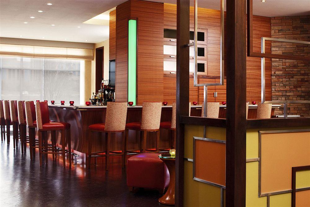 The Westin Washington Dulles Airport Hotel Herndon Restaurant photo